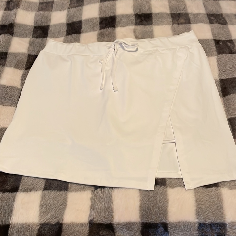 Side slit Active Skort, NWT